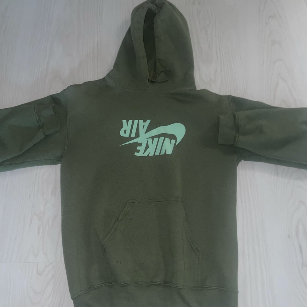 Barely worn Travis Scott HIGHEST sweatshirt. Size small